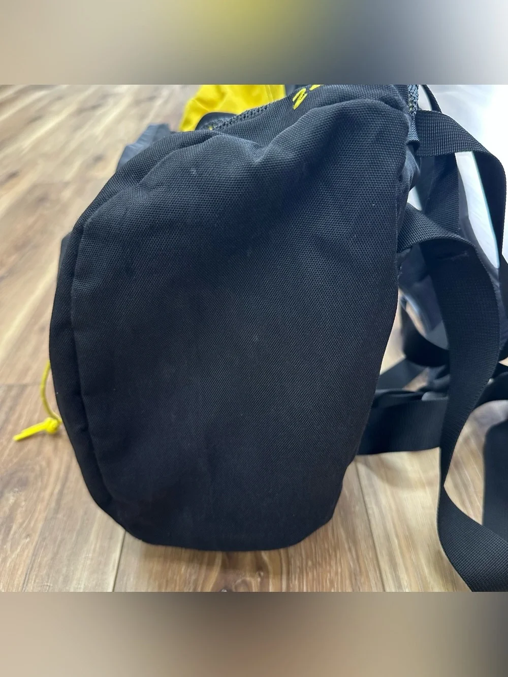 MountainSmith Everyday Carry EDC 24/7 Backpack Hiking Black Yellow